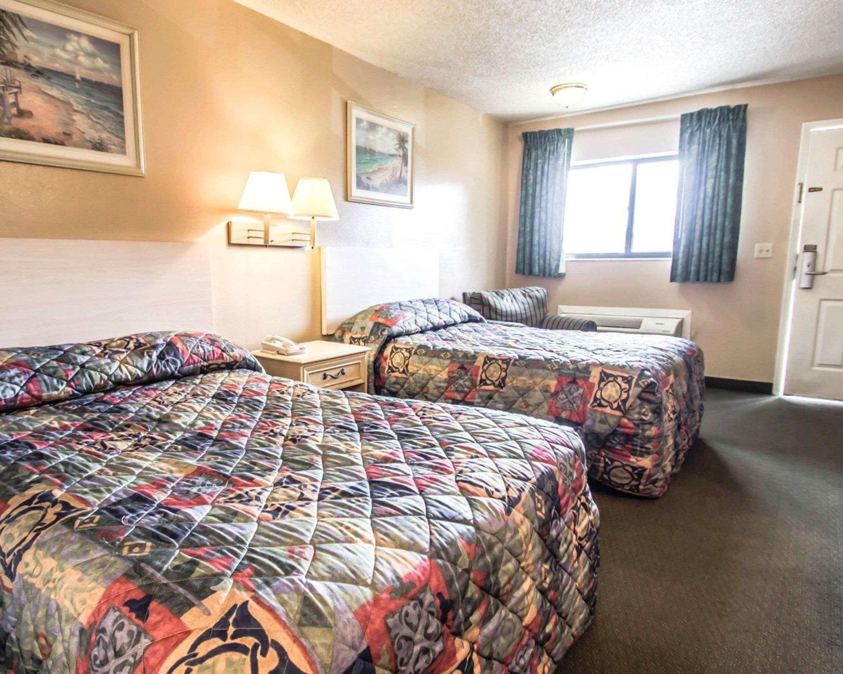 Rodeway Inn Forest City Экстерьер фото