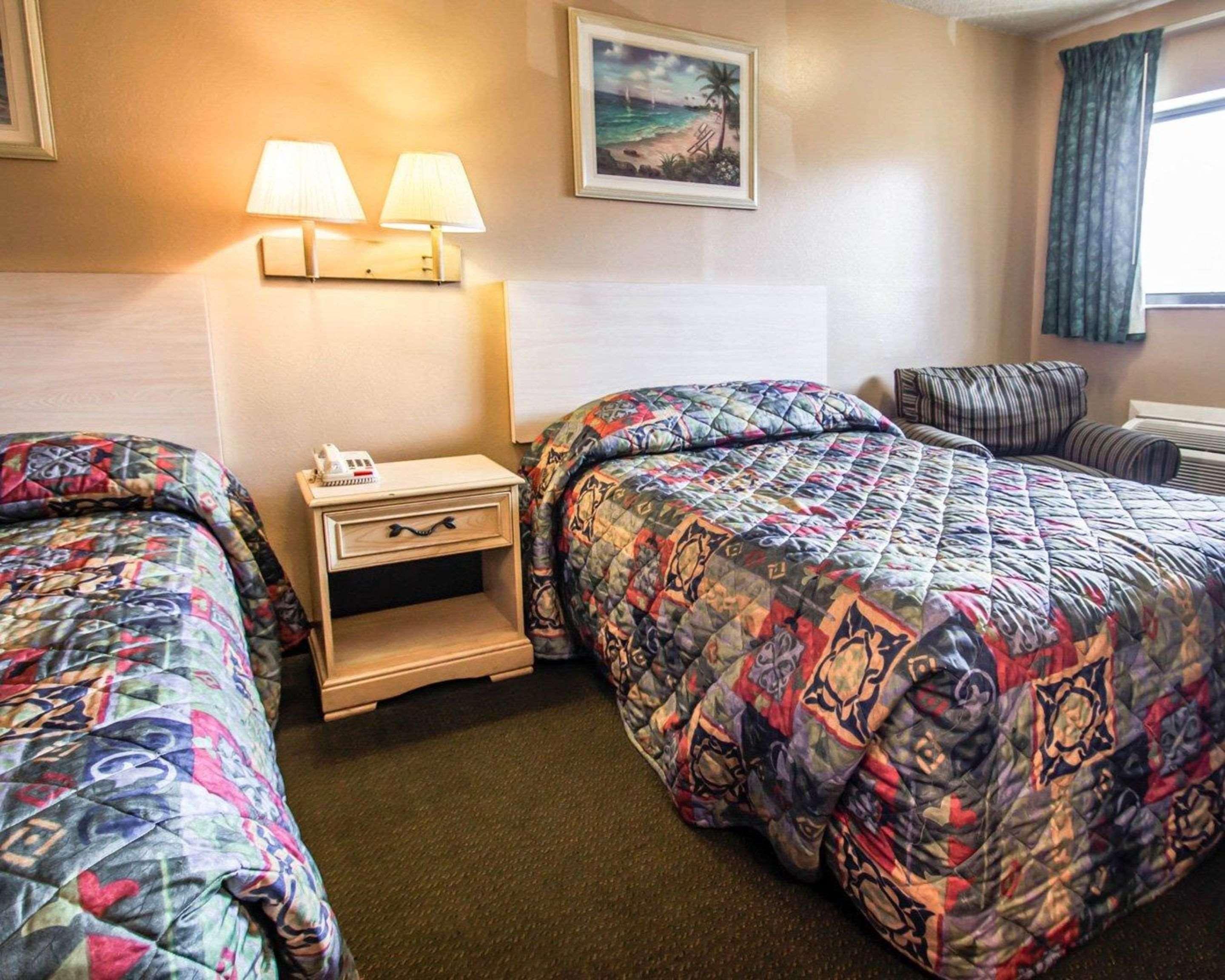 Rodeway Inn Forest City Экстерьер фото