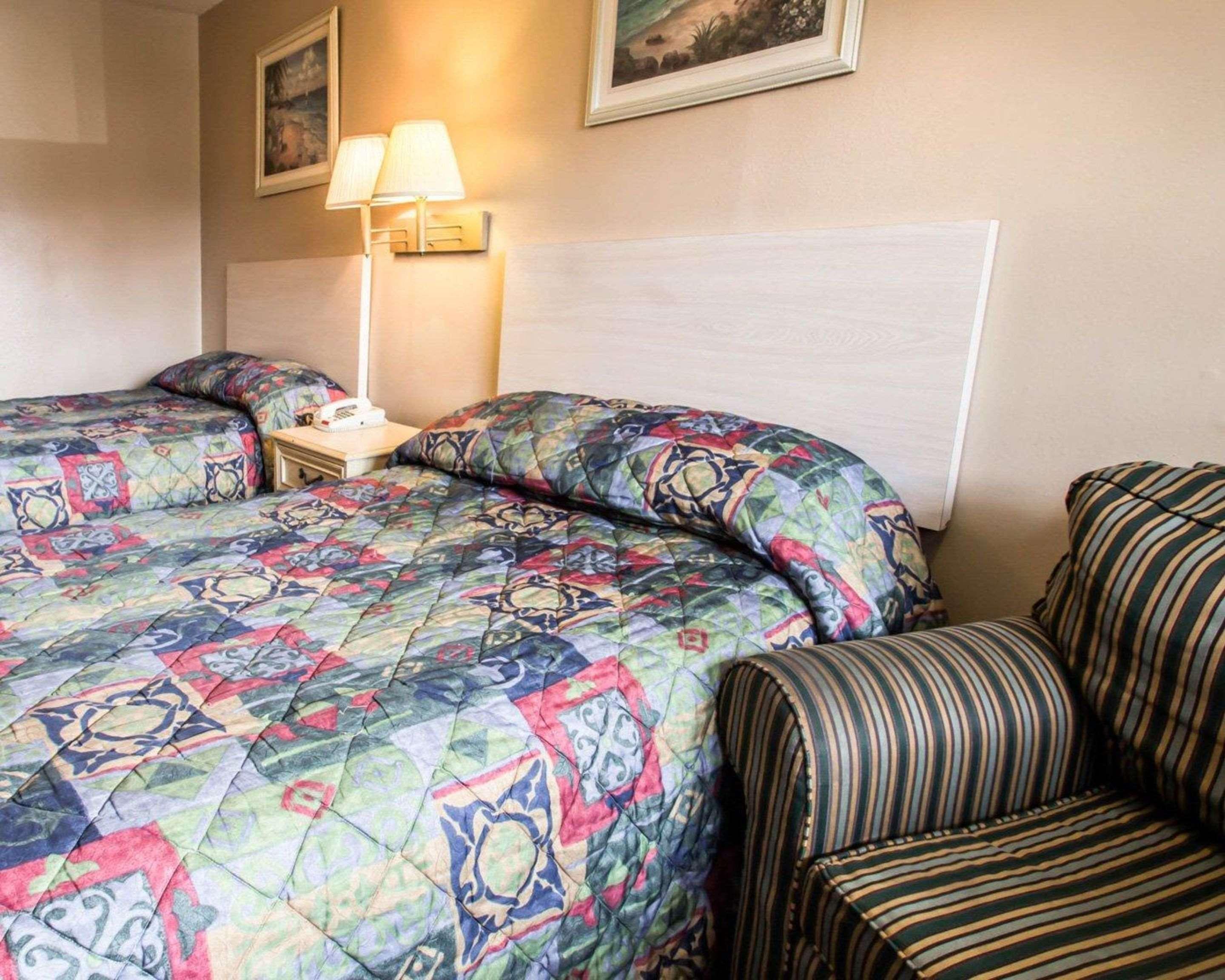 Rodeway Inn Forest City Экстерьер фото
