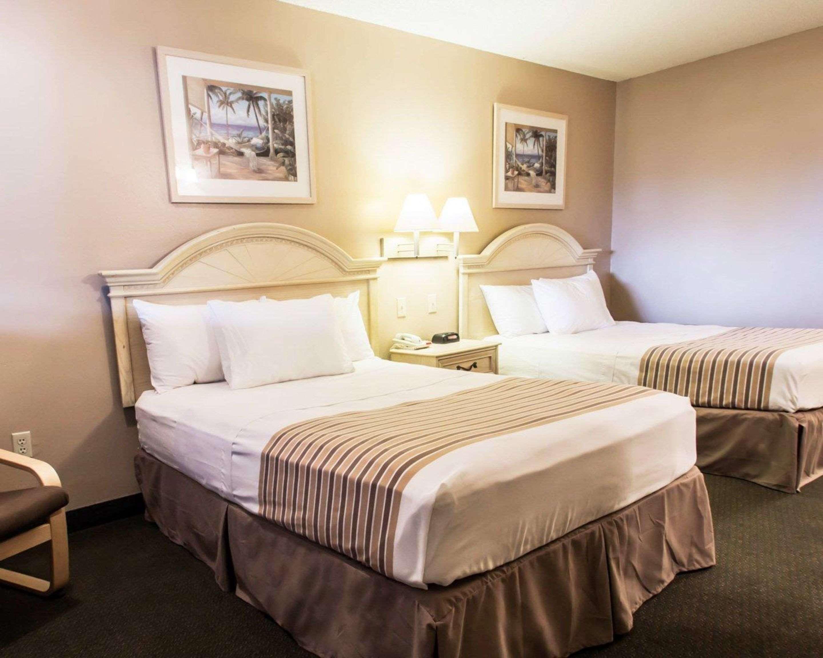Rodeway Inn Forest City Экстерьер фото