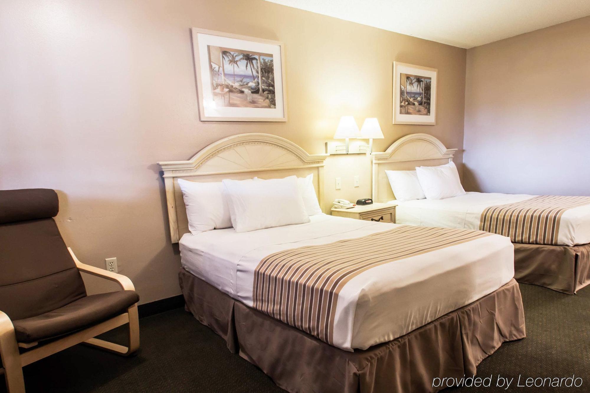 Rodeway Inn Forest City Экстерьер фото