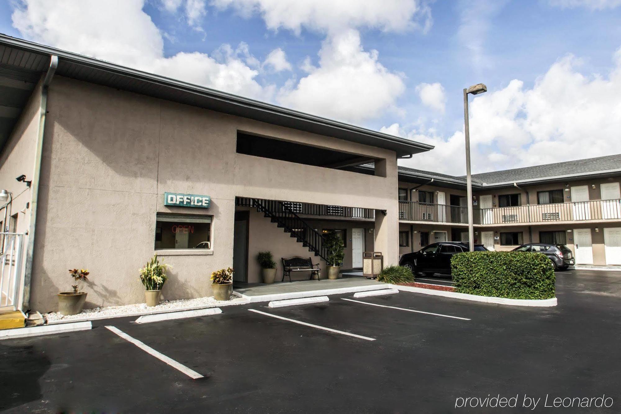 Rodeway Inn Forest City Экстерьер фото