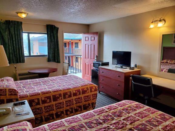 Rodeway Inn Forest City Экстерьер фото