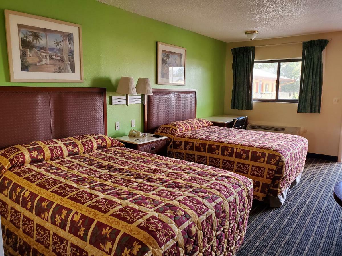 Rodeway Inn Forest City Экстерьер фото